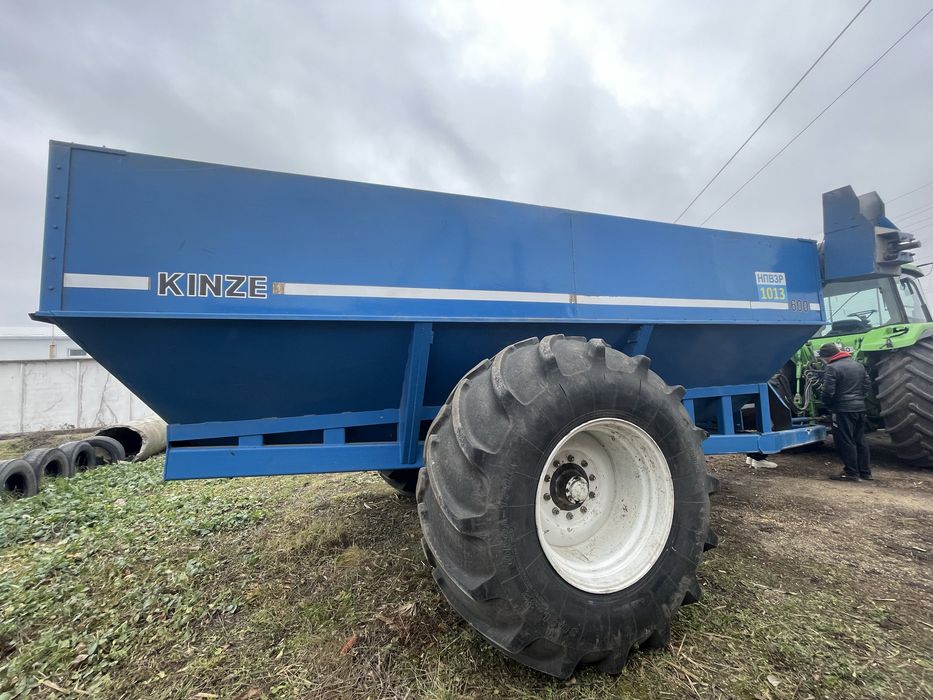 Бункер-перевантажувач Kinze 600