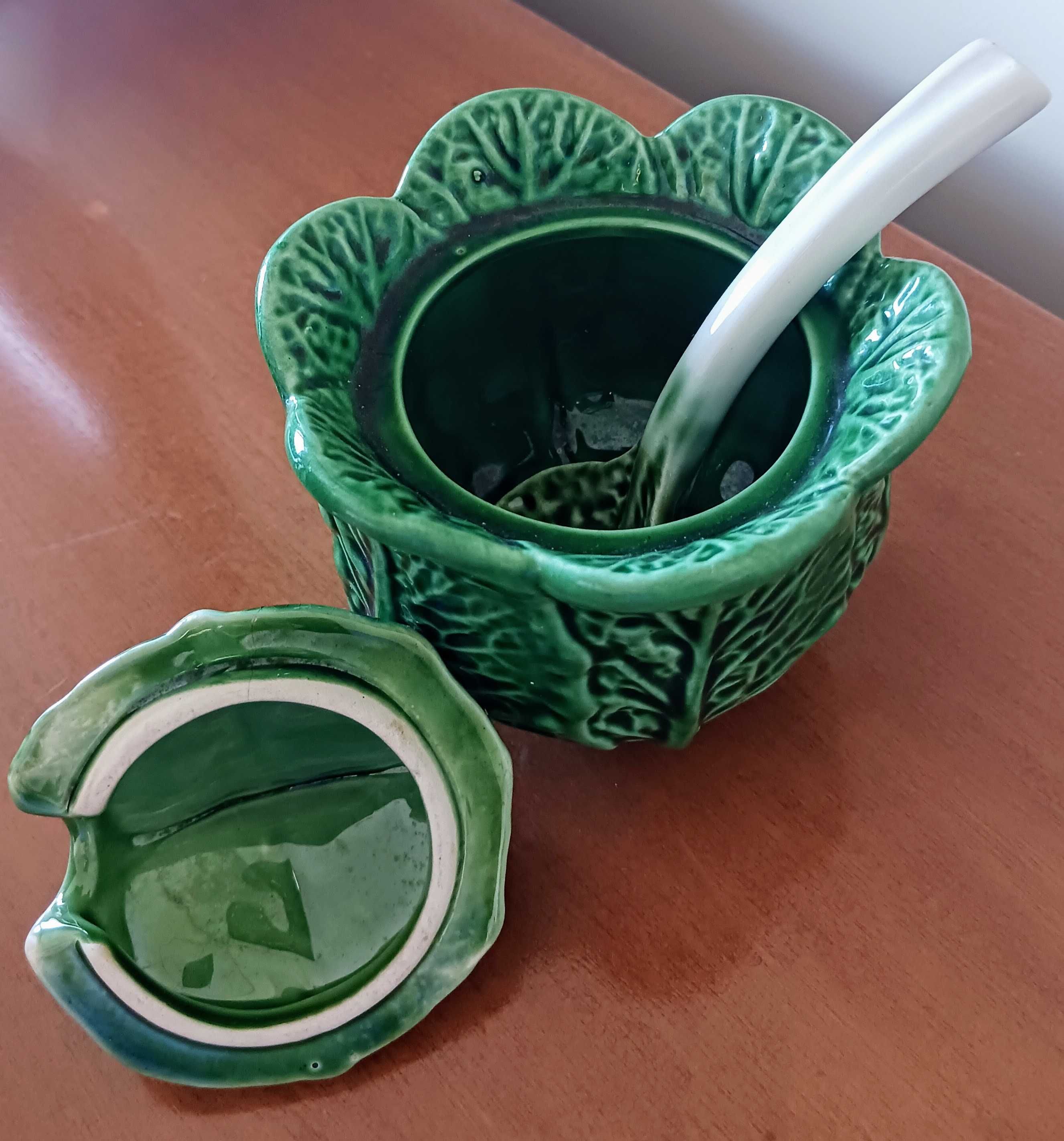 Compoteira/molheira com colher em forma de couve