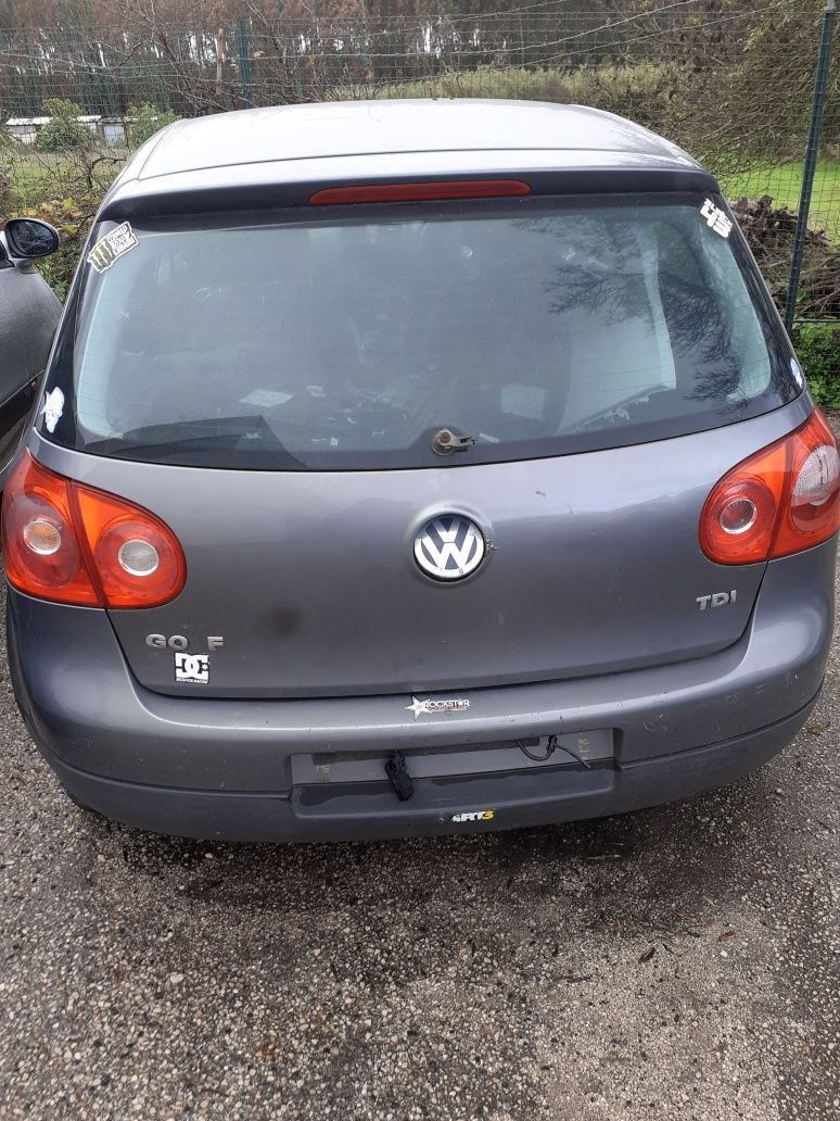 Vw golf 5 para pecas ou inteiro 500€