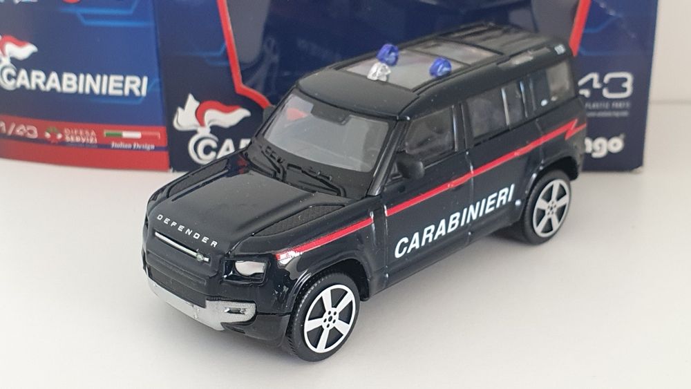 Land Rover Defender 110 Carabinieri Bburago Burago 1:43