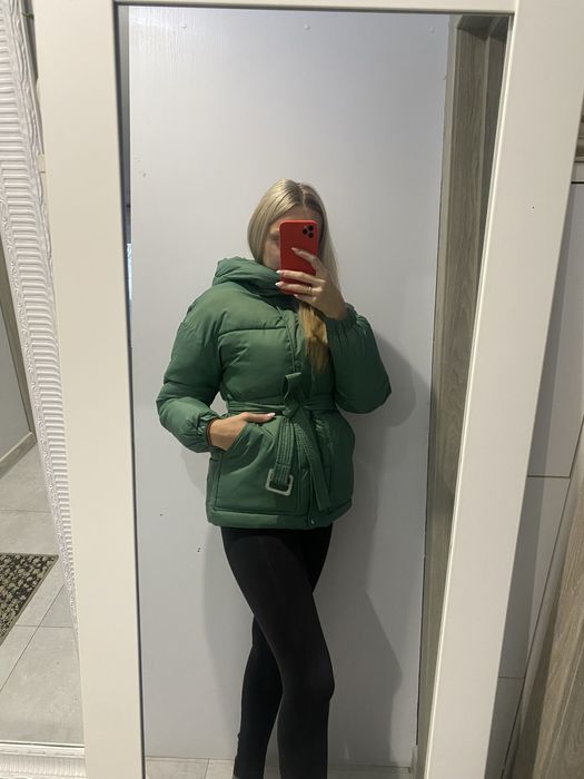 Куртка жіноча зимова під пояс зелена
