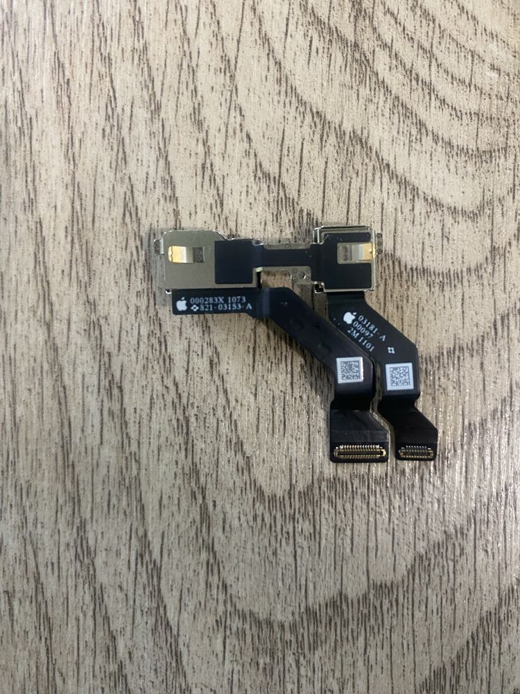 Фронтальна камера iphone 13