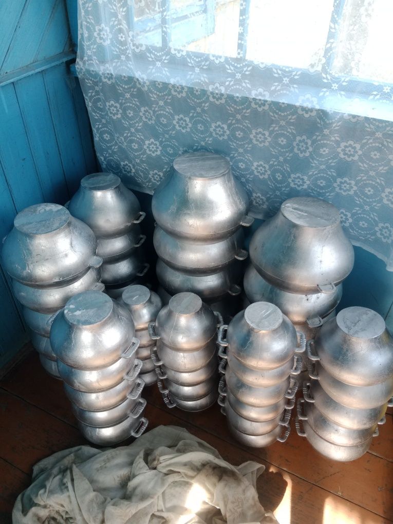 Продам чавуни ,баняки,казанки ,сковорідки ,різного літражу