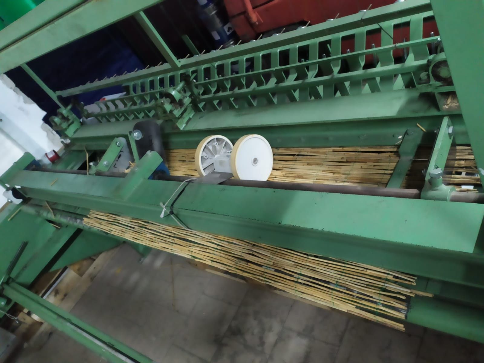 Maszyna do produkcji mat trzcinowych wikliniwych możliwość zamiany