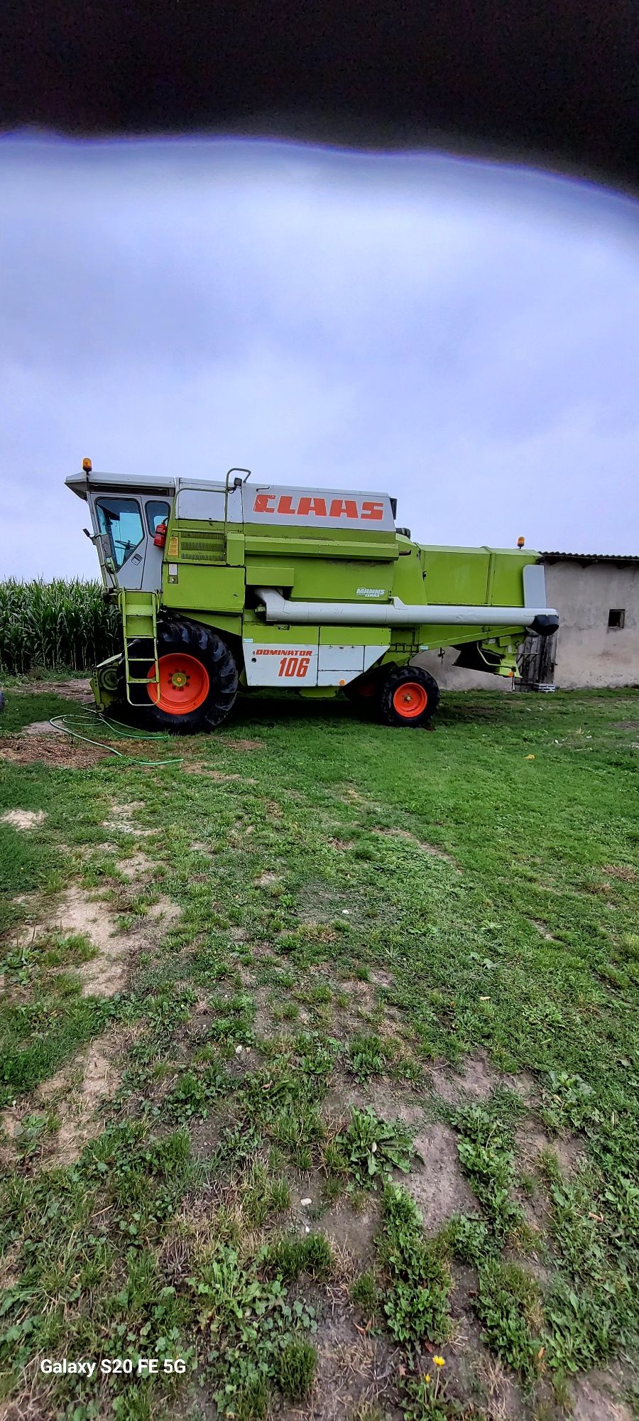 Claas Dominator 106