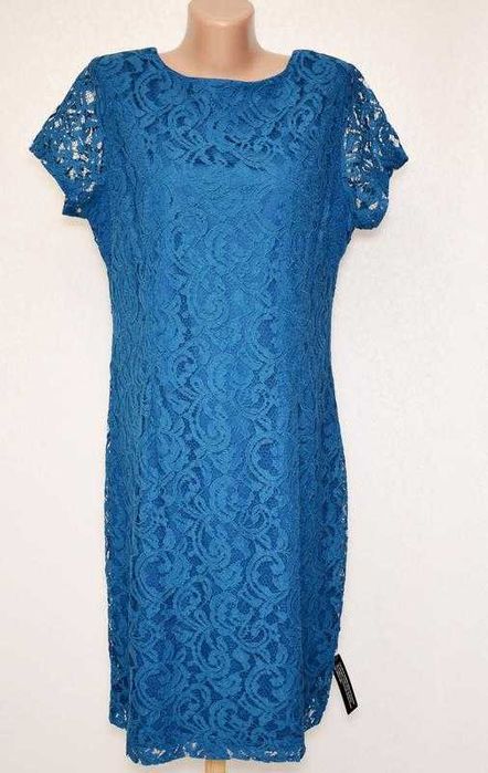 Мереживне вечірнє ажурне плаття з v-вирізом на спині