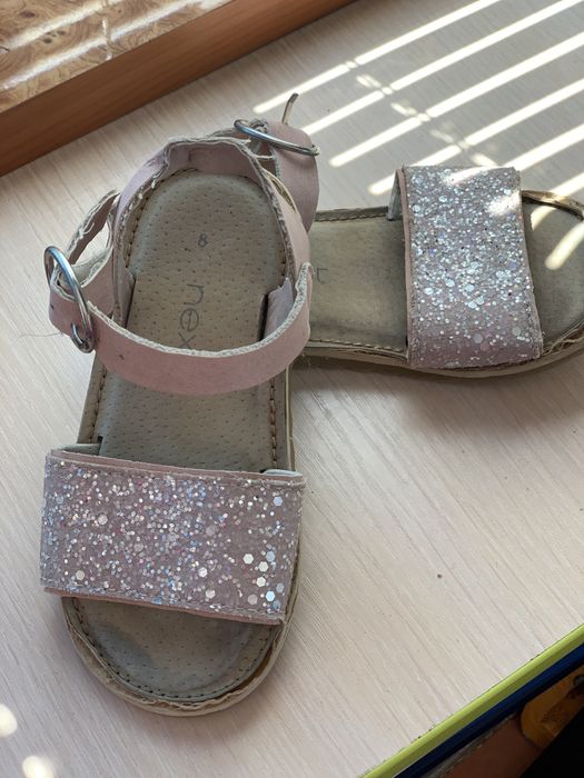 Босоніжки дитячи