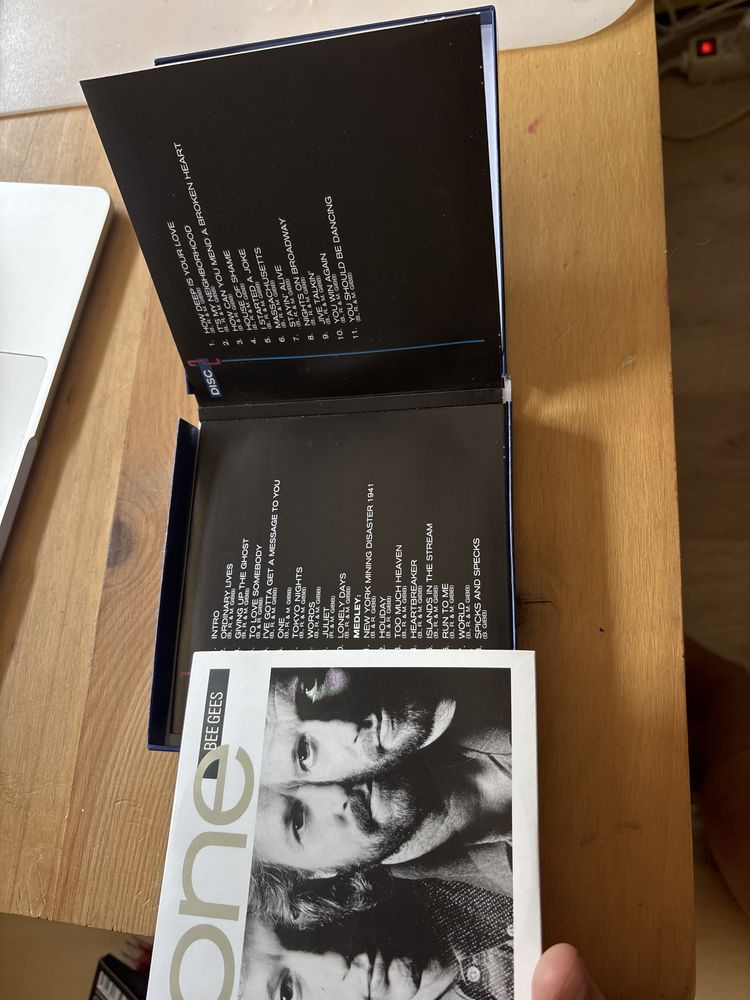 Caixa de Cds Bee Gees