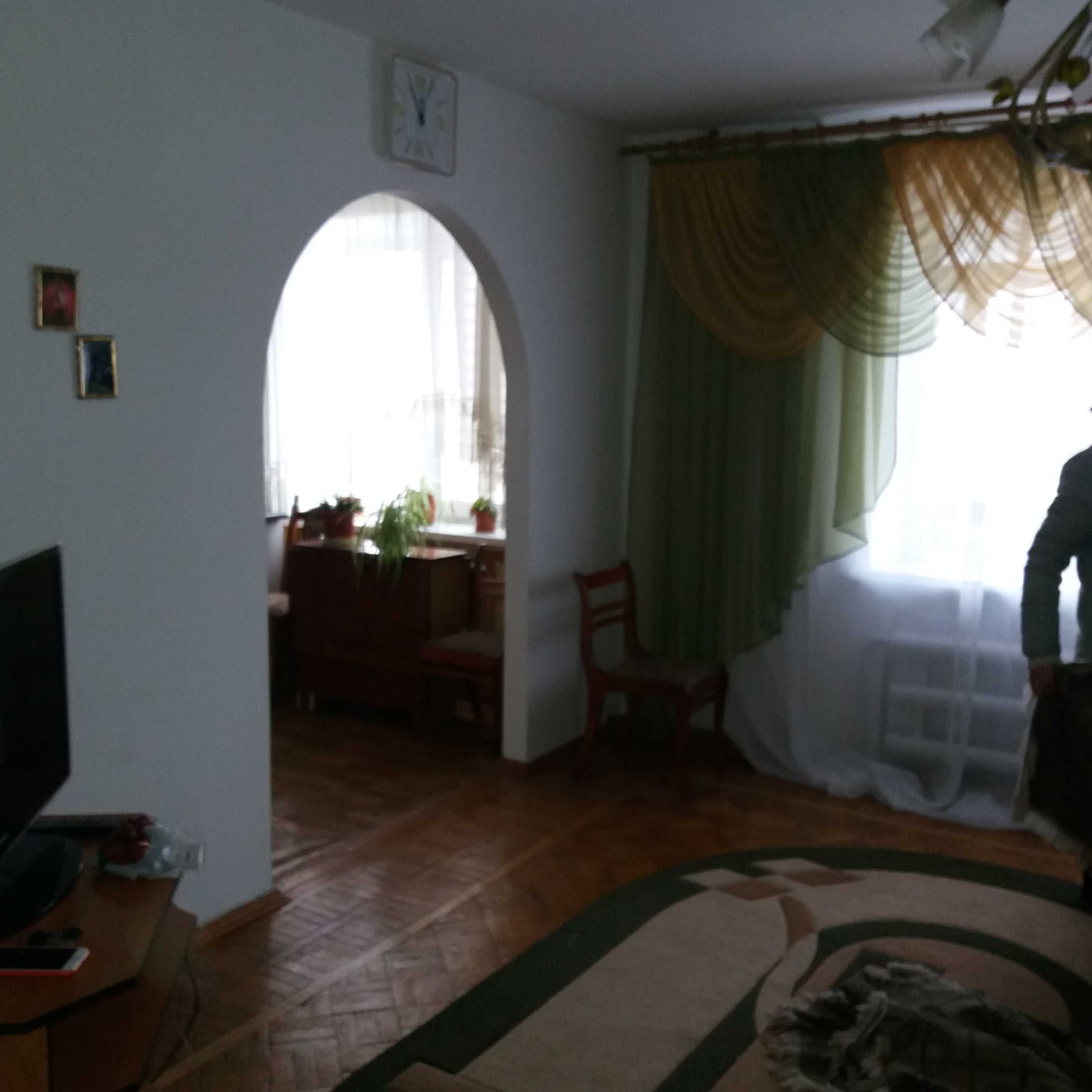 Здається 3-кімнатна квартира з автономним опаленням в Центрі