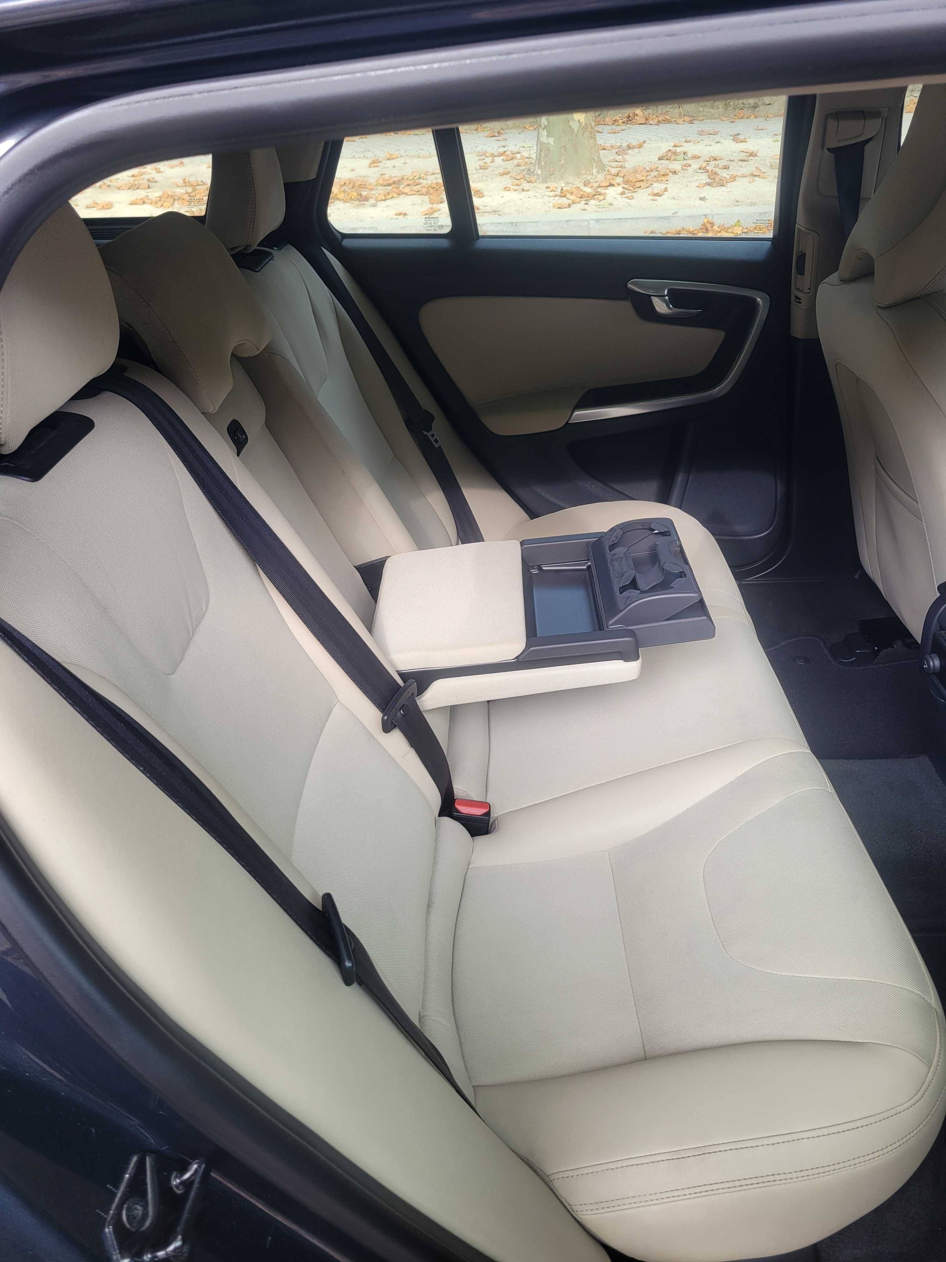 Volvo V60 D3, 2011
