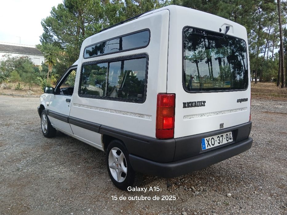 RENAULT EXPRESS 1.2,5 LUGARES gasolina  impecável