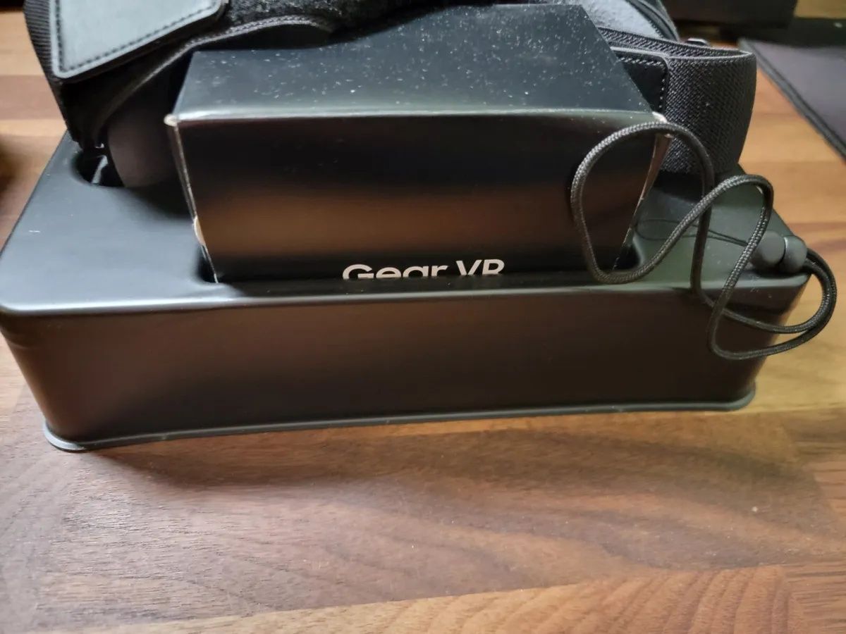 Oculus Samsung Gear VR do GALAXY S9 i S10 - z kontrolerem! Jak NOWE!