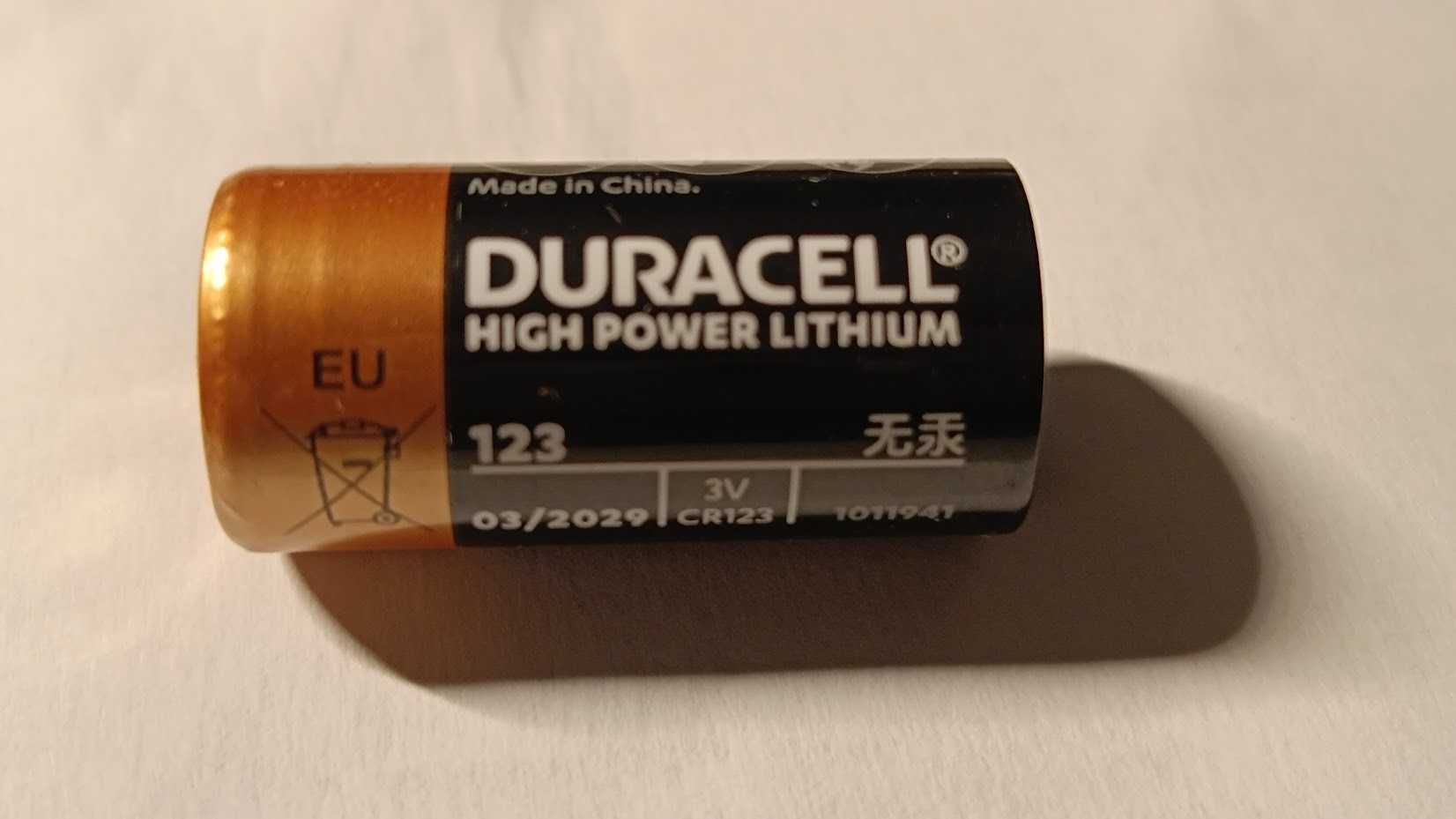Продам батарейку Duracell LITHIUM CR123  3V