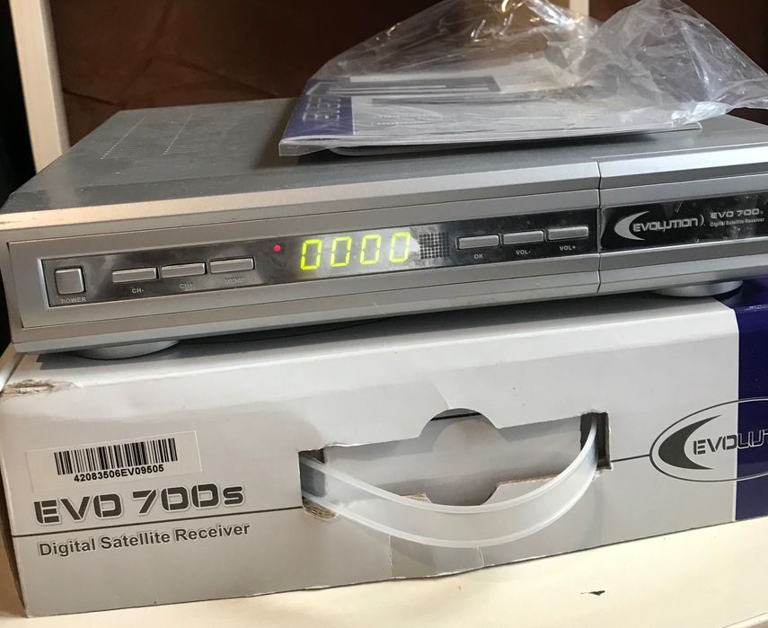 Цифровой спутниковый ресивер EVOLUTION 700S (EVO 700 S)