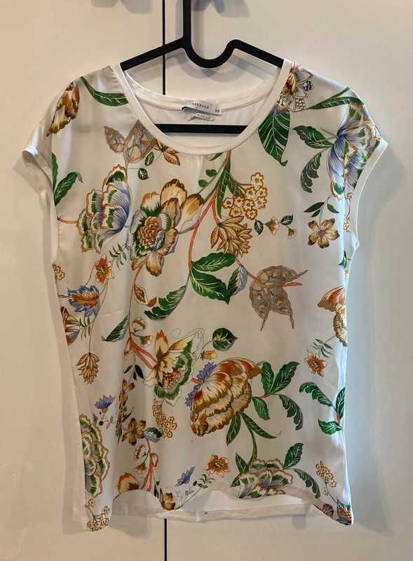 Bluzka Tshirt Reserved XS 34 kwiaty zwiewna