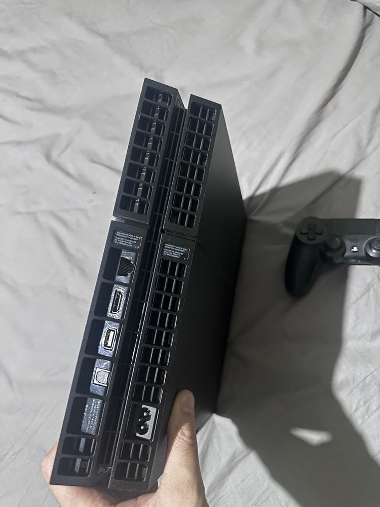 Playstation 4 Versao 1TB + Comando