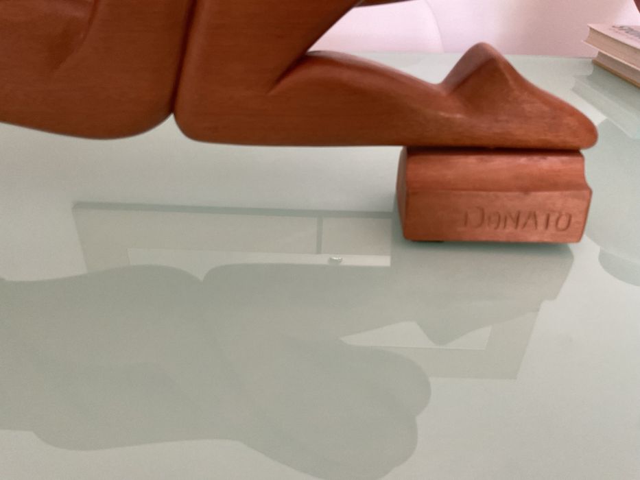 Grande escultura  em madeira