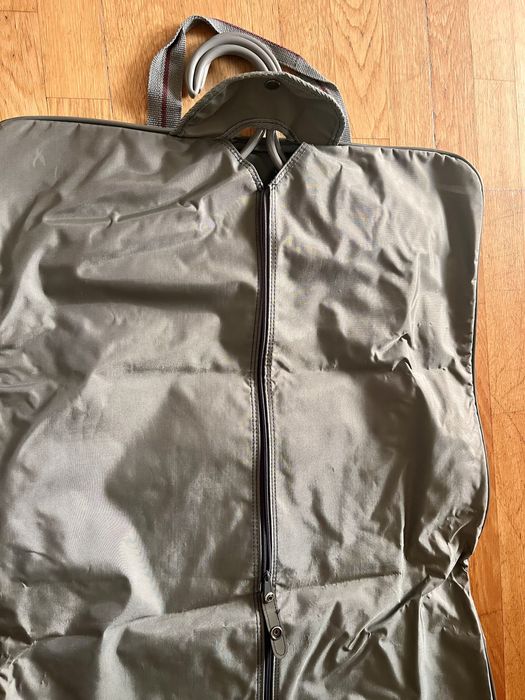 Porta fatos com 2 cabides