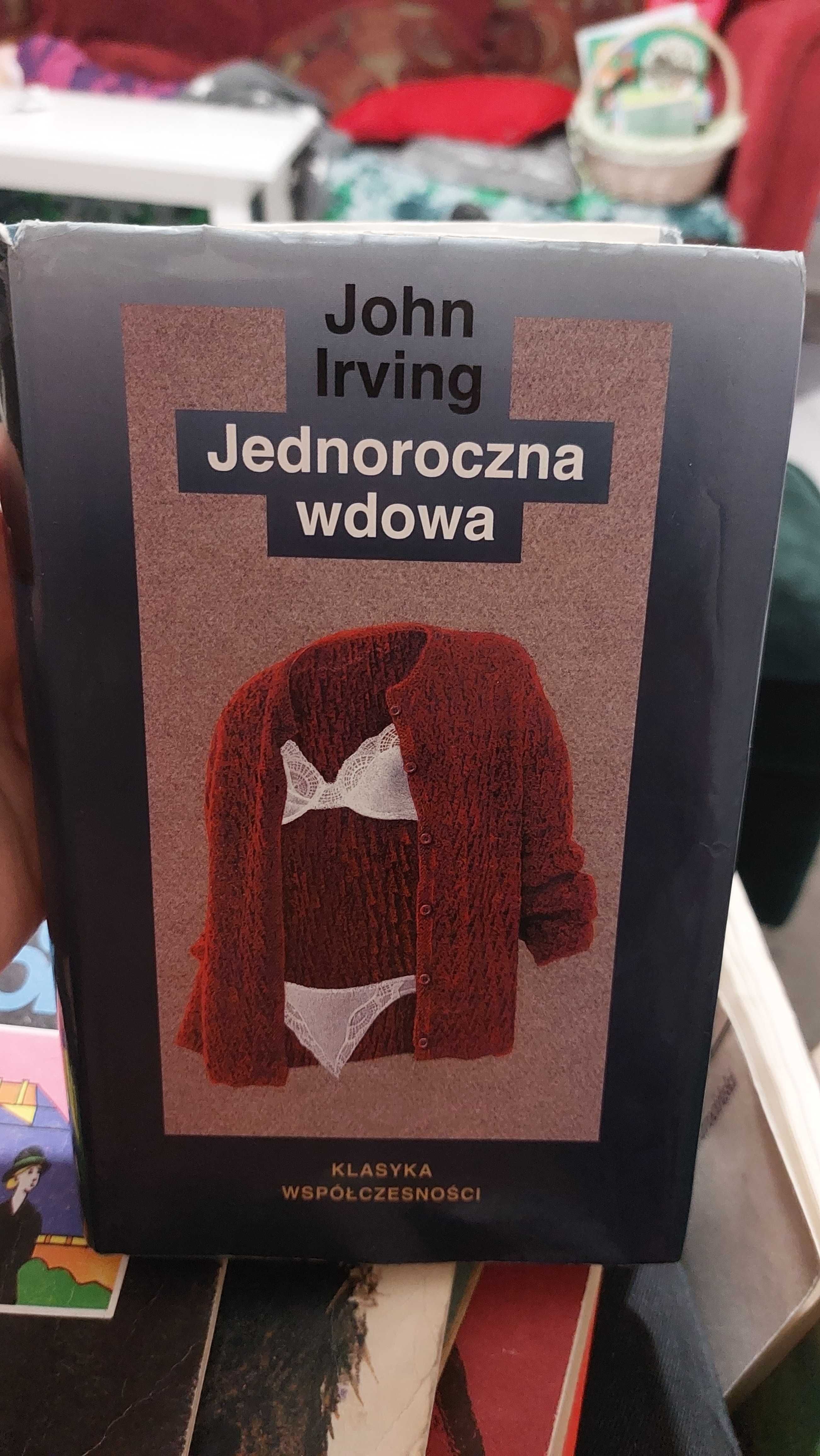 John Irving Jednoroczna wdowa erotyk