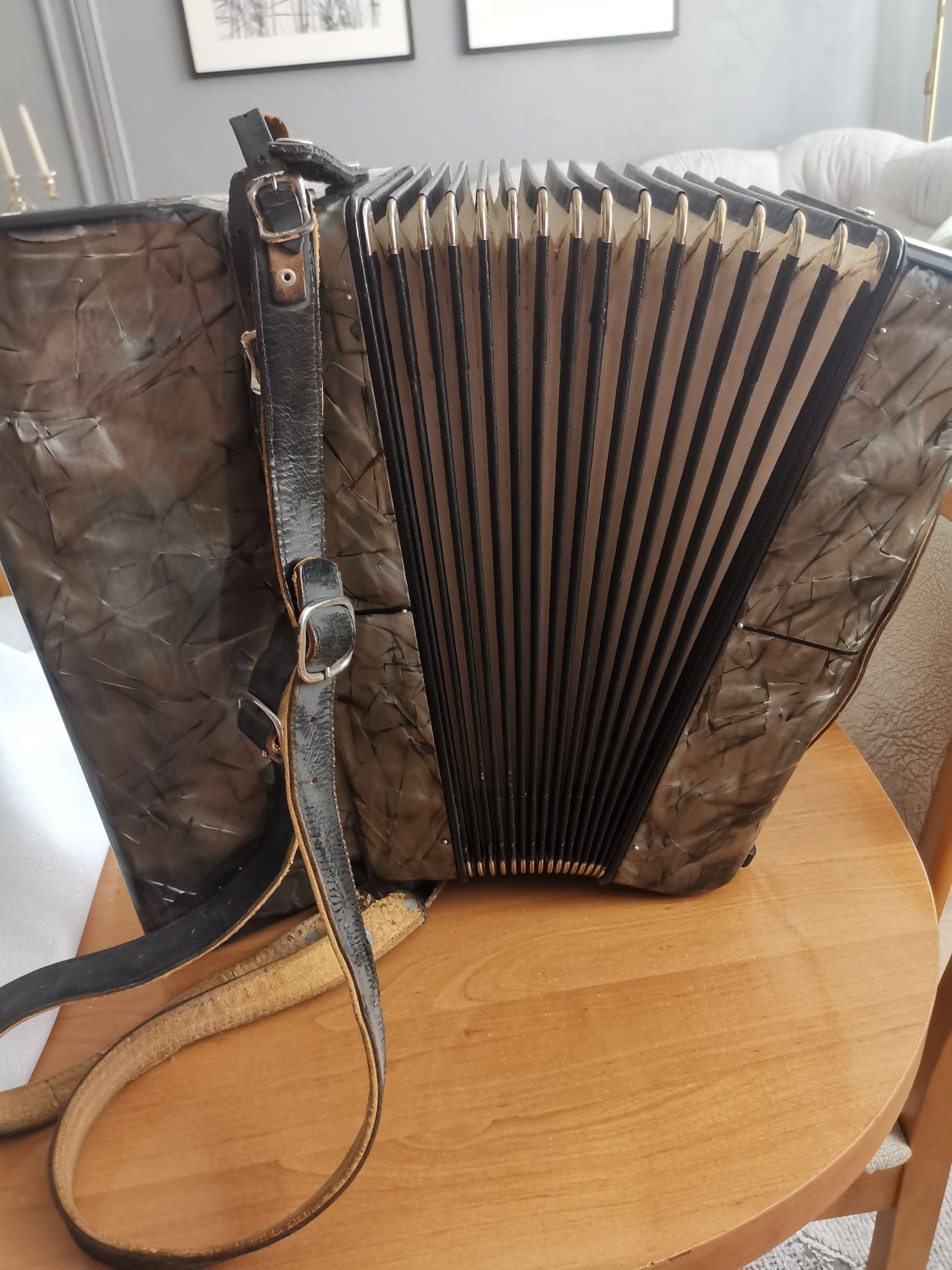 Akordeon Hohner 72 basowy