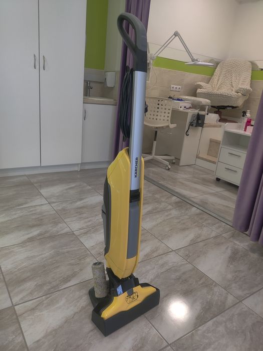 Пилосос мийний KARCHER FC 5 як новий