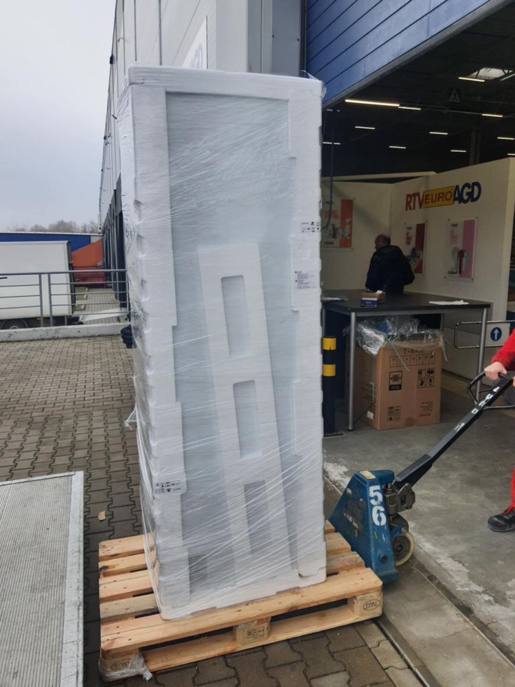 Tanio przewóz mebli od 100zl/h przeprowadzki wnoszenie skrecanie mebli