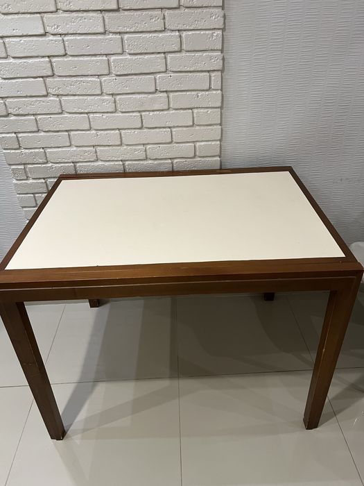 Кухонний стіл розкладний на 2м