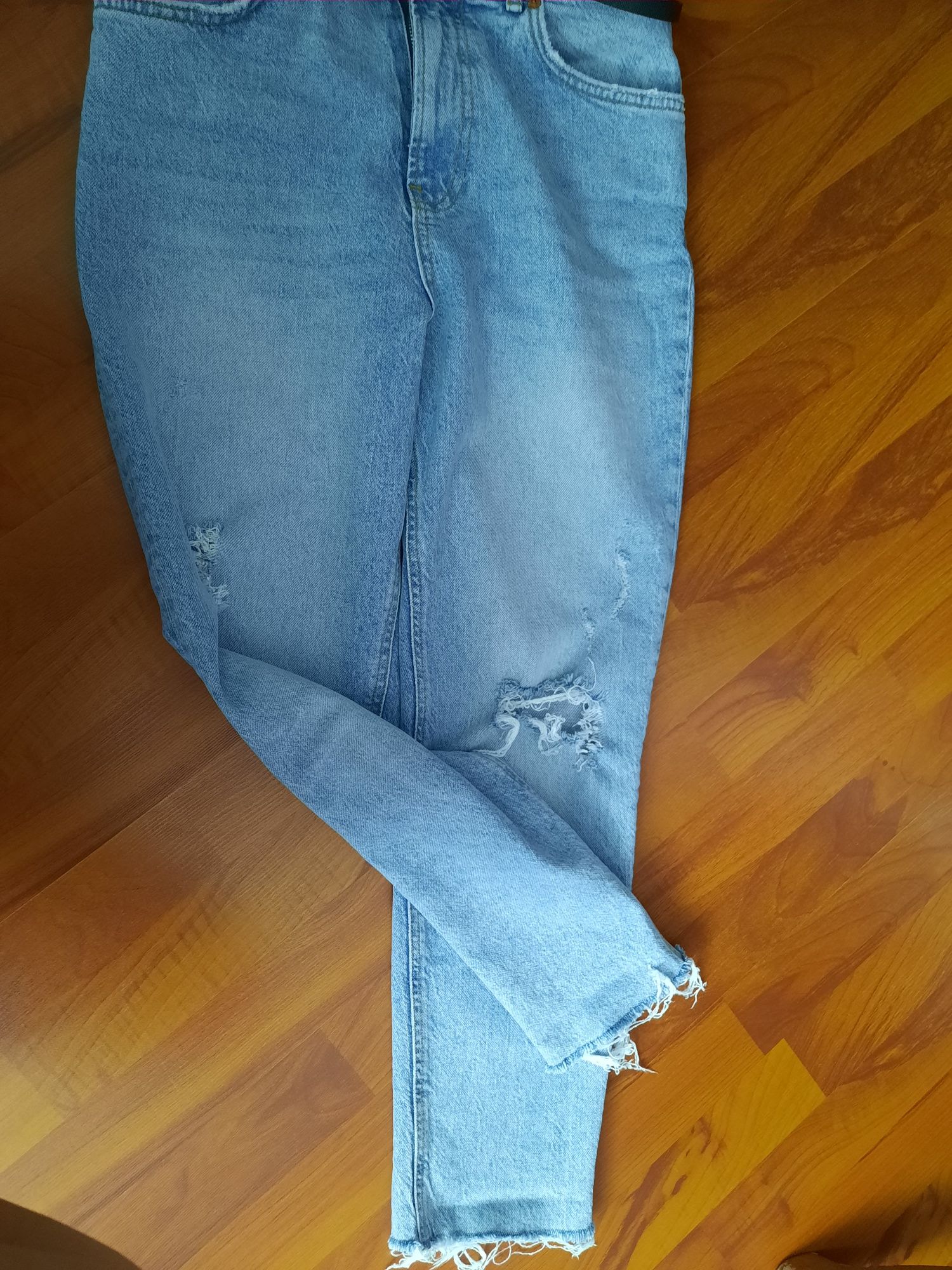 Продам джинсы летние