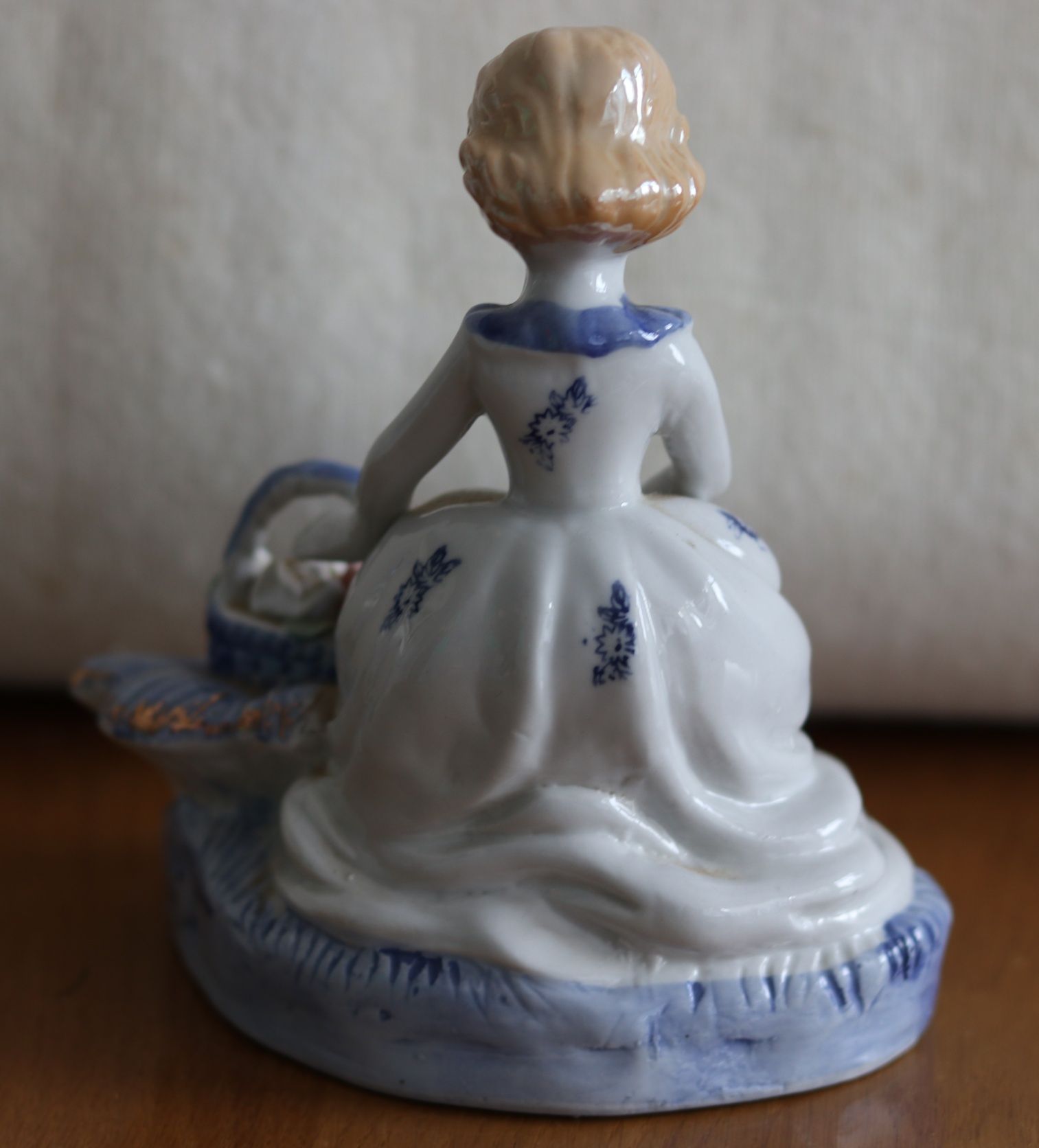 Estatueta em porcelana