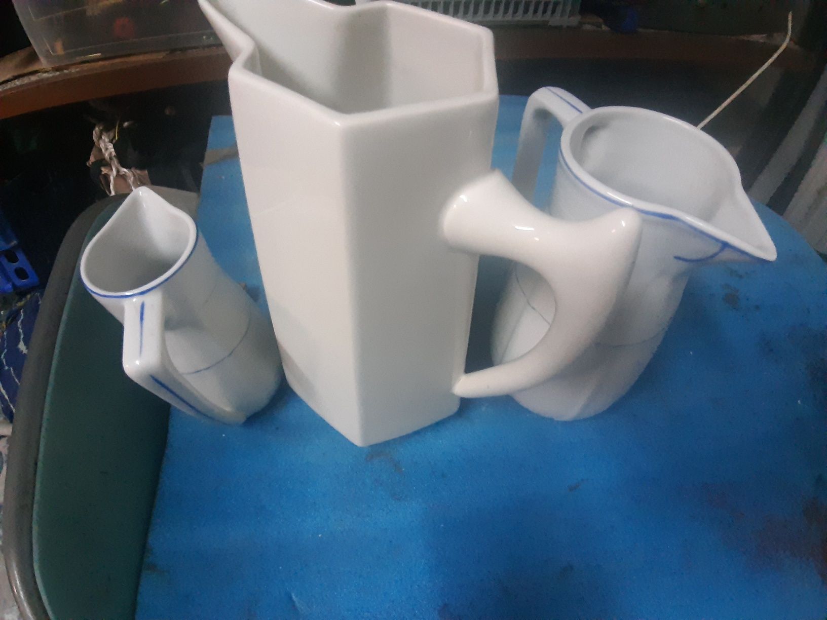 Três canecas novas