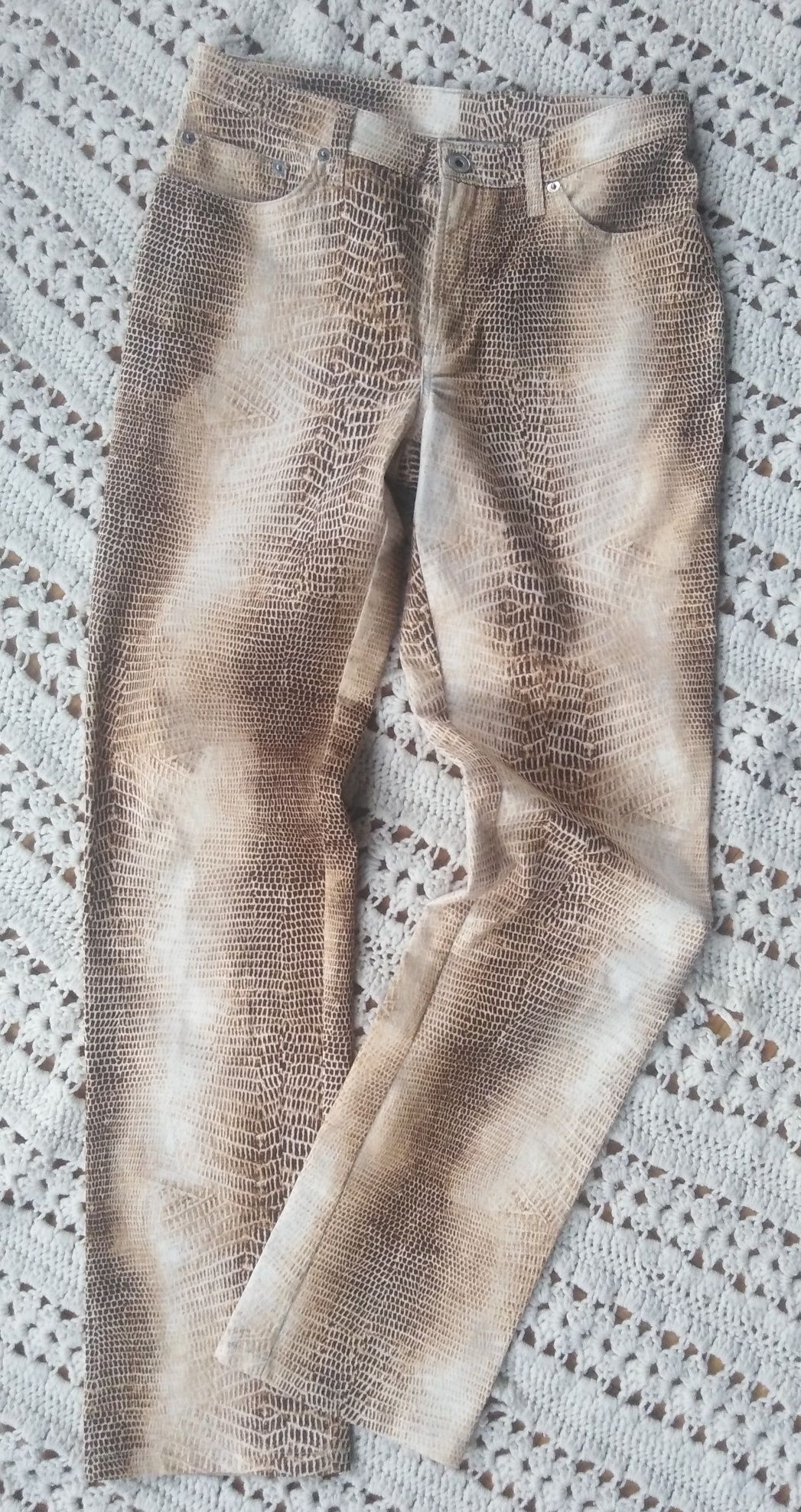 Markowe spodnie - Cambio Jeans - skóra węża r:M /B.5.