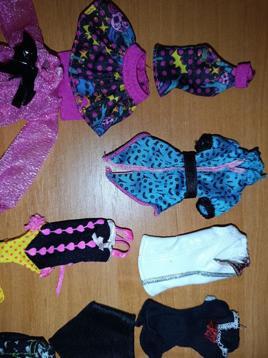 Монстер хай. Monster high одяг Френкі, Лора, Тора, Лагуна