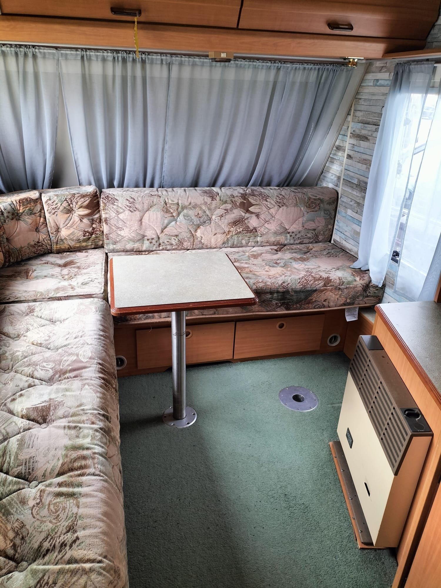 Przyczepa kempingowa ACE AIRSTREAM