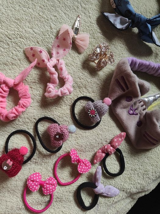 Opaski Pusheen gumki spinki