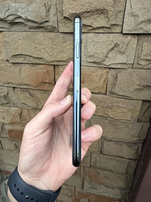 iPhone 11 Pro Max Midnight Green заблокирован