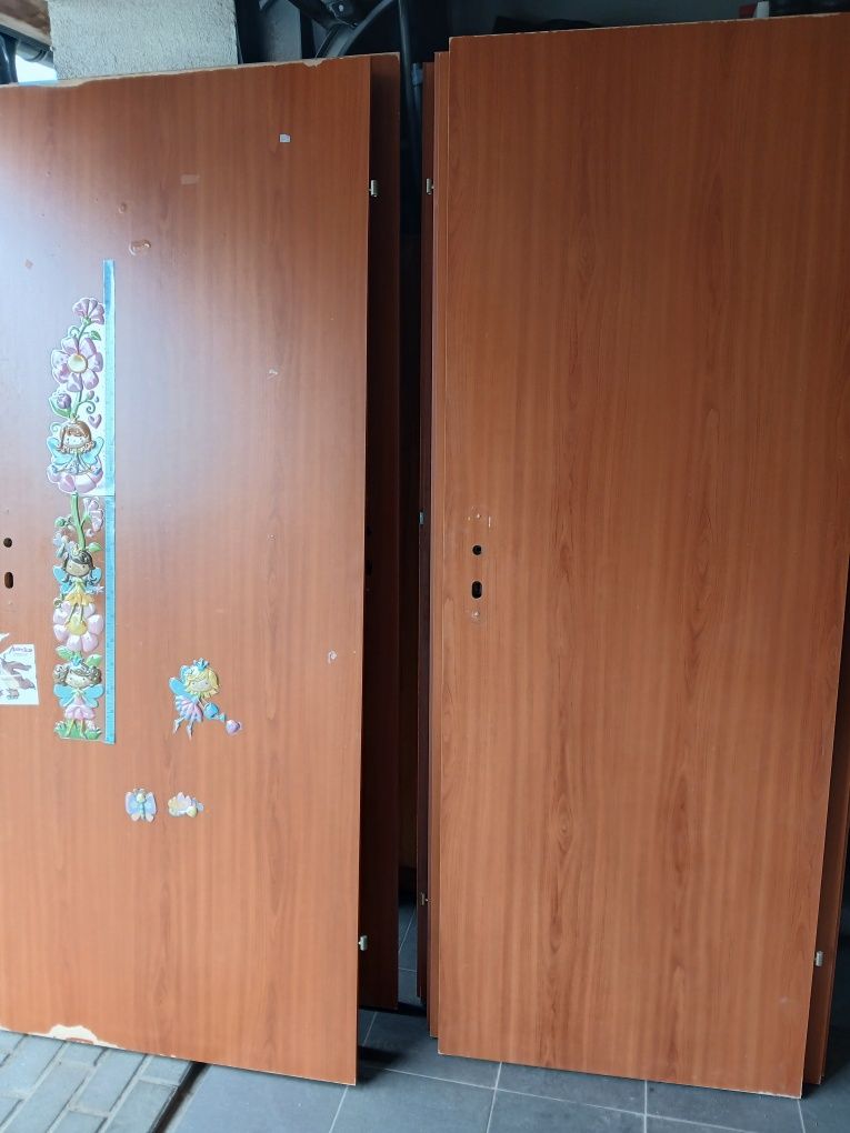 Drzwi wewnętrzne wraz z ośnieżnicami