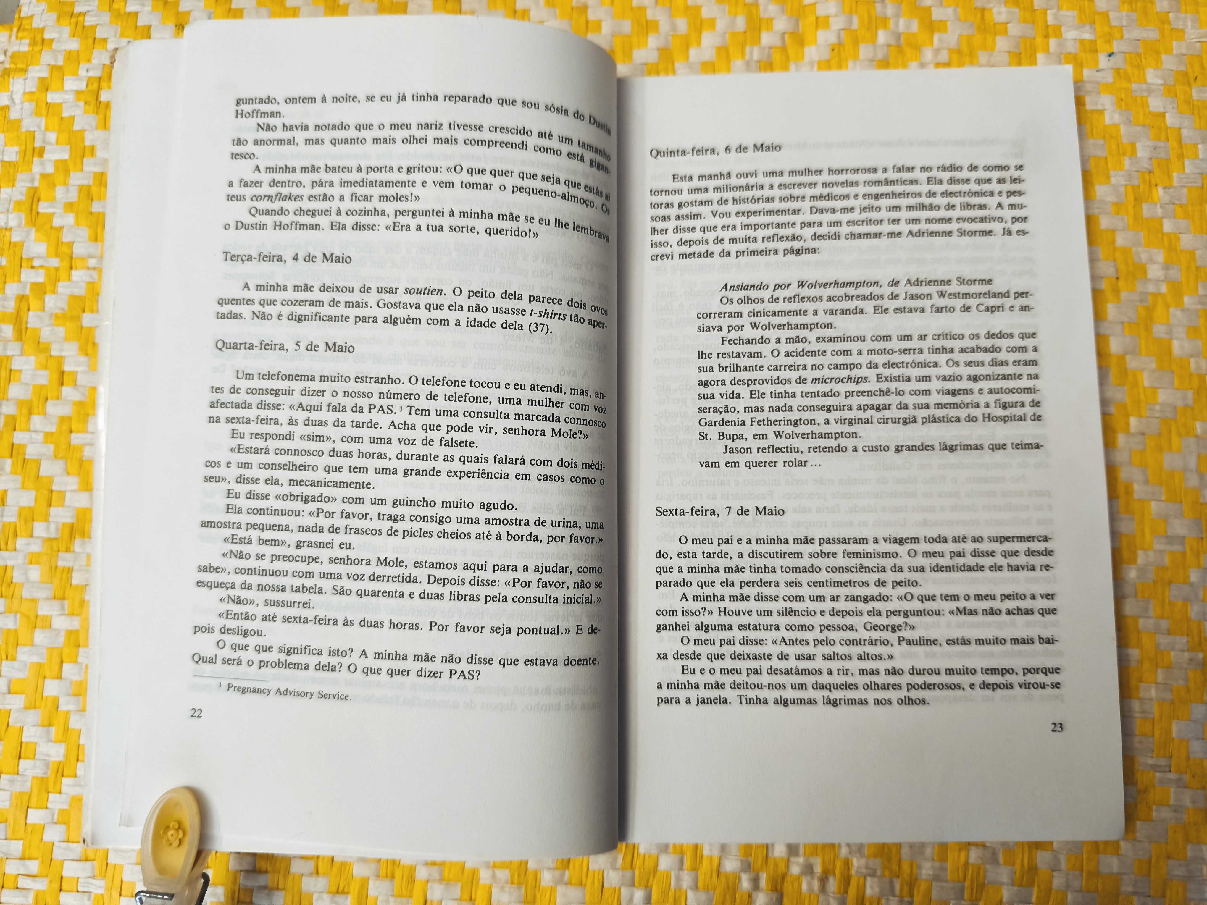 Adrian Mole na crise da adolescência – 
Sue Townserd