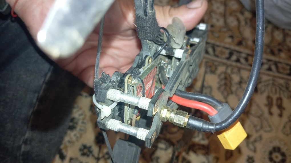 Fpv дрон 7 дюймів разом з батарейками і запасними пропами