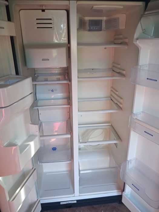 Sprzedam lodòwko-zamrazarke  Whirlpool