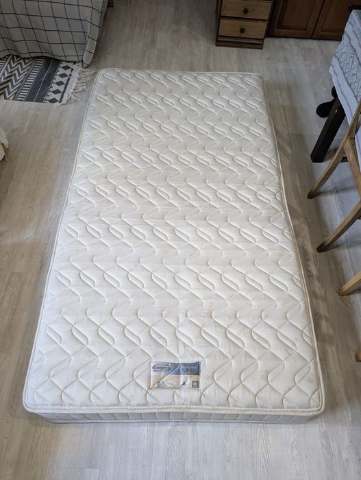 Матрац Simmons Beautyrest LUXE