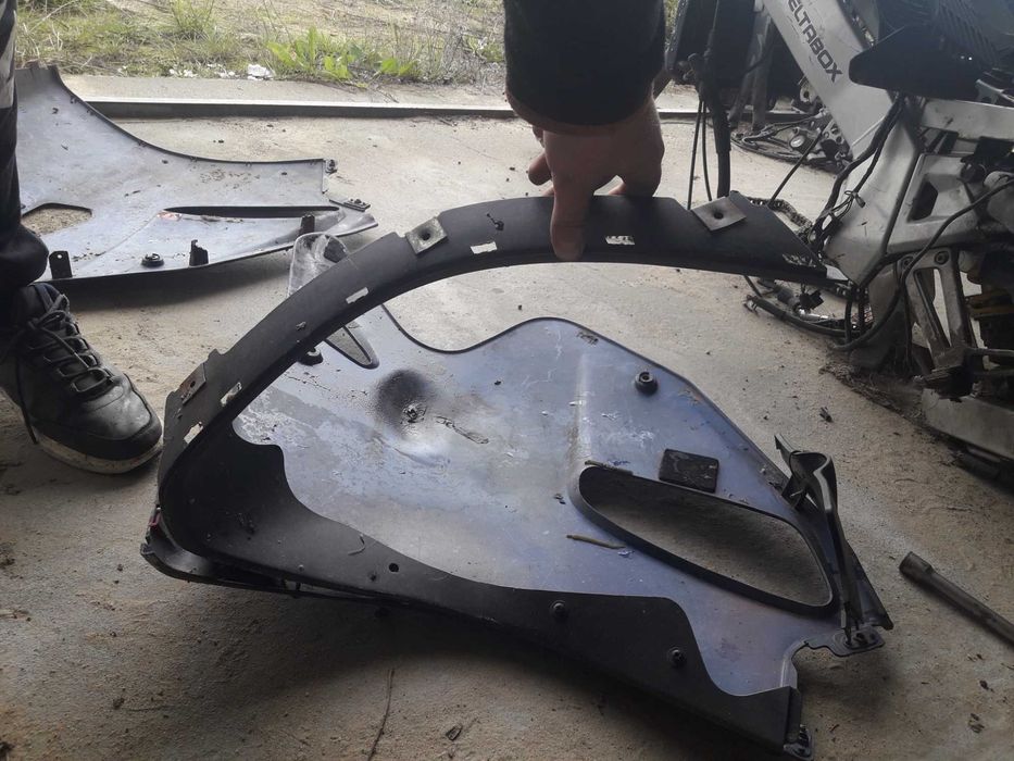 suzuki gsx750r gsxr 750 gsxr750 boczki boczek cena za dwie sztuki