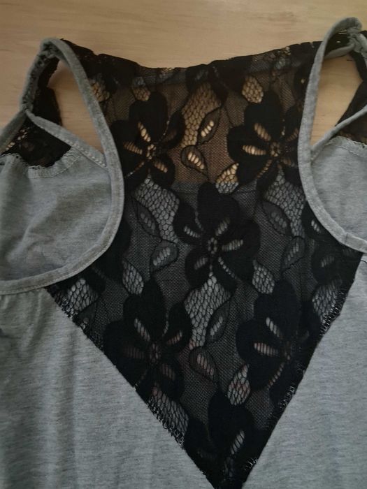 Koszulka z nadrukiem w rockowym stylu