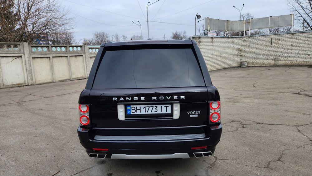 Land Rover Range Rover 2010 RESTAILING DIESEL 17.700$ Срочно !!