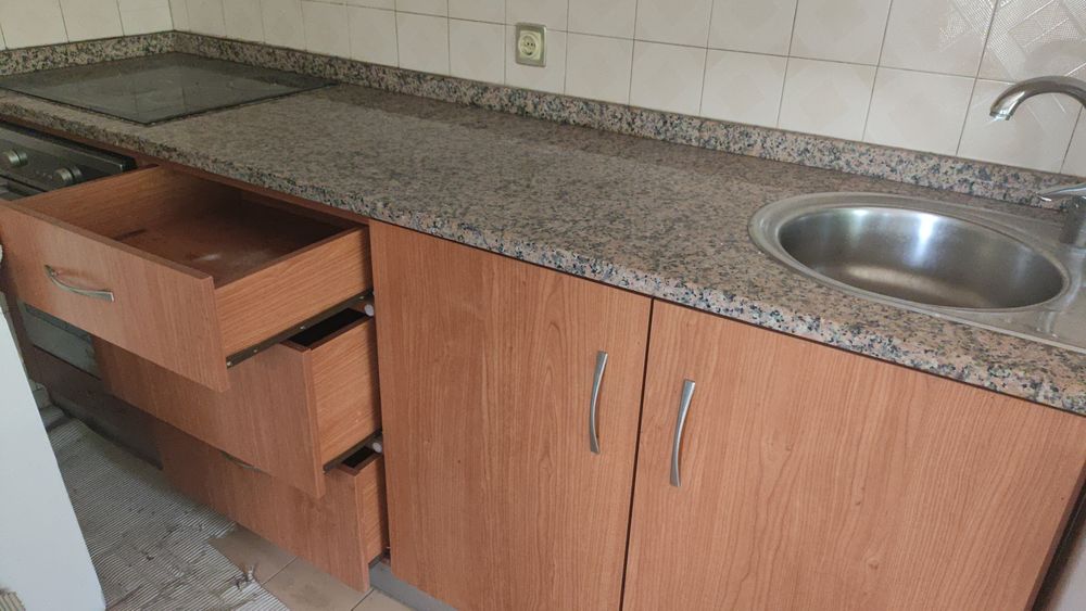 Cozinha em MDF folheada cerejeira