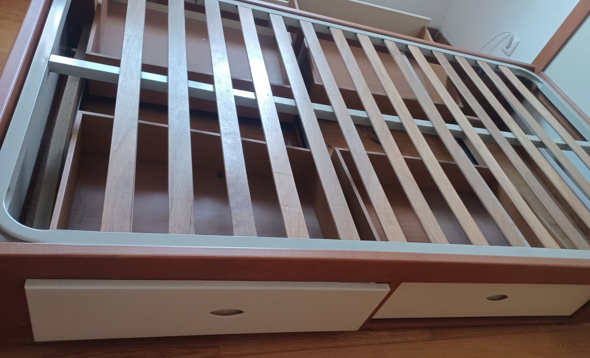 Cama com gavetas 110cmx195cm