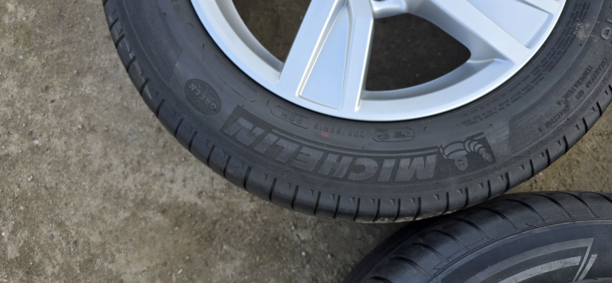 Koła Letnie Audi A4 B9 B8 8W 5x112 R16 ET35 66.6 205 60 R16