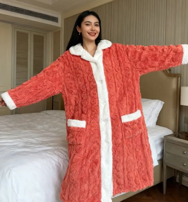 Новый теплый халат на пуговицах зимняя плюшевая ночная рубашка XL