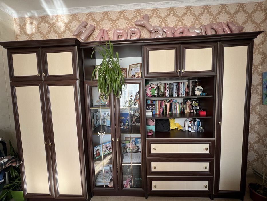 Продам меблевий куточок