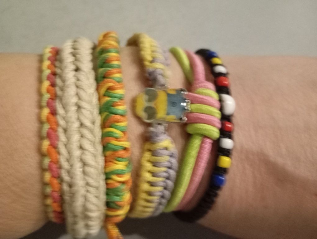 Pulseiras artesanais, bijuteria