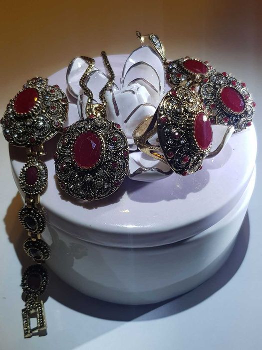 Komplet srebrnej, biżuterii - rubiny - Orient - próba 925